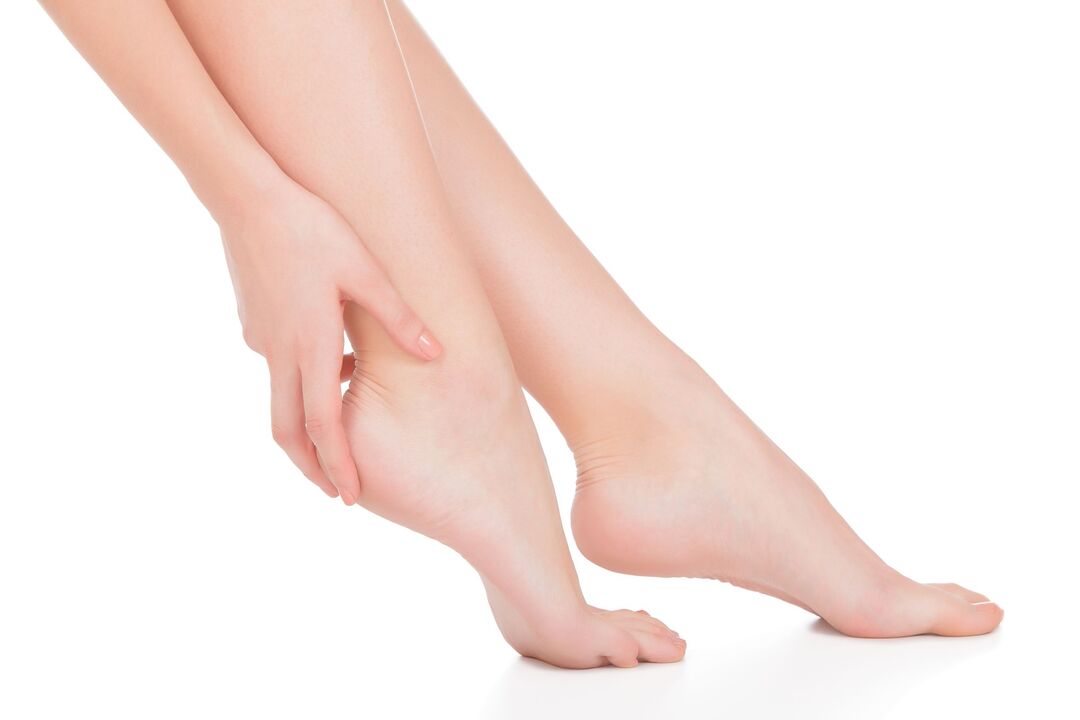 Braccia e gambe sane dopo aver trattato il fungo con crema zxcvbnmqwort